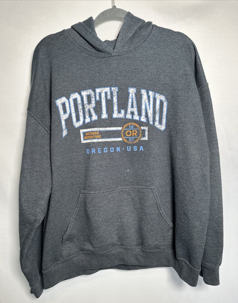 PORTLAND OREGON, USA MEN’S HOODIE SIZE XL